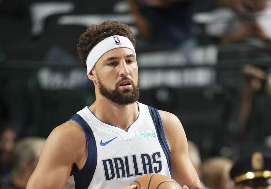 Lone Ranger bench gangster! Russell & Klay scored 23 points and 5 rebounds on 9-of-18 halftime.